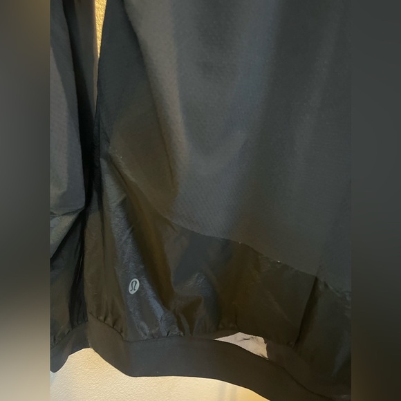 Lululemon Run On Jacket Size 8 - Picture 5 of 9